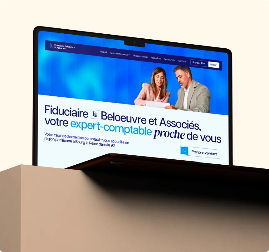 Ecran d'ordinateur portable, ouvert sur le site du cabinet Béloeuvre